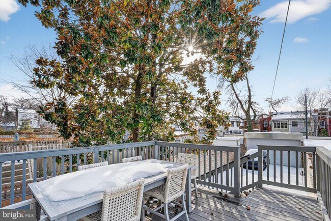 Building Photo - 32 Adams St NW