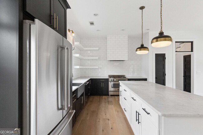 Building Photo - 98 Middle St