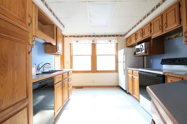 Building Photo - 3 Bedroom / 3 Bathroom Home | Near Downtown and Henry Doorly Zoo