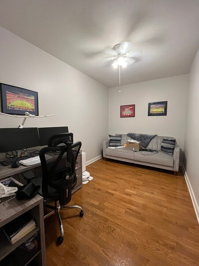 Building Photo - 420 E Waterside Dr