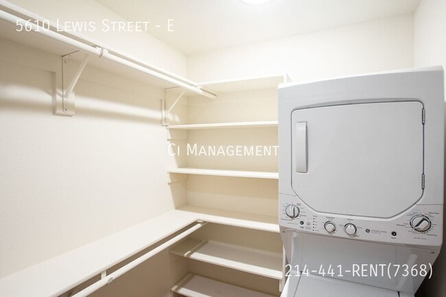 Building Photo - 5610 Lewis St