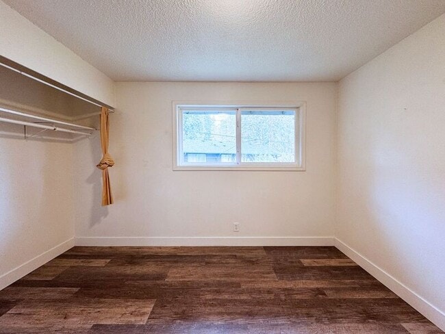 Building Photo - 725 Mimosa Ave