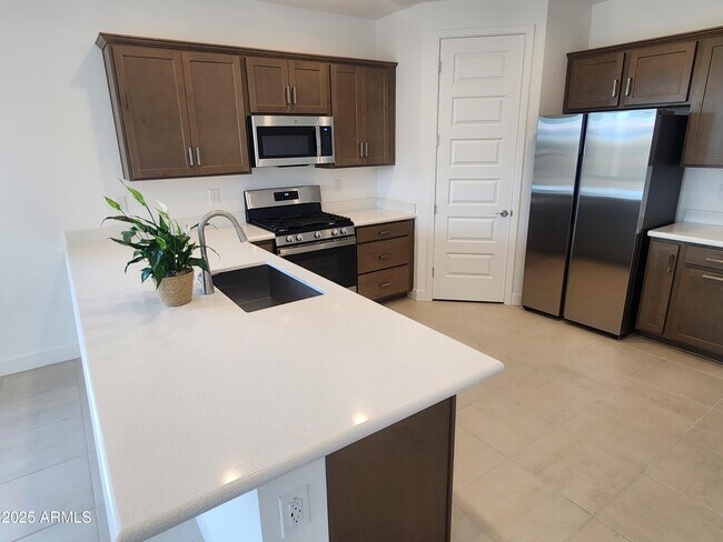 Building Photo - 11214 N 168th Dr