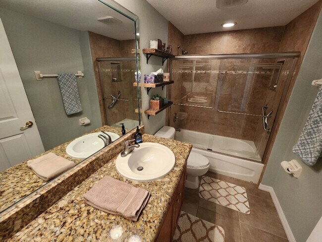 Building Photo - Beautiful Ocean Walk Condo Available April...