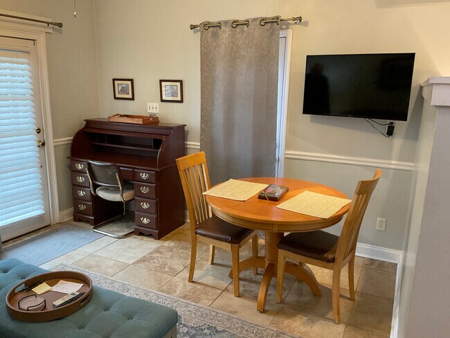 Building Photo - 30 E 67th St