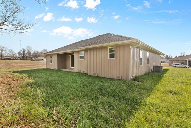 Building Photo - 41 Whitley Ln