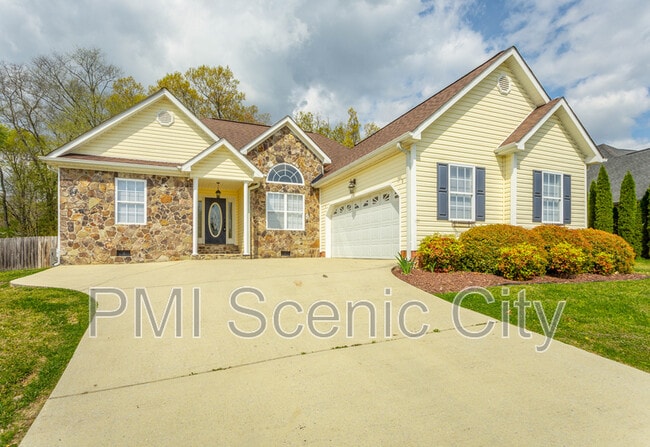 Building Photo - 145 Candie Ln