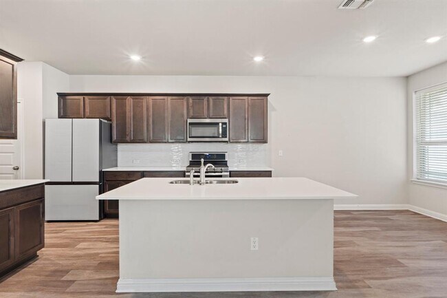 Building Photo - 7907 Mellencamp Dr