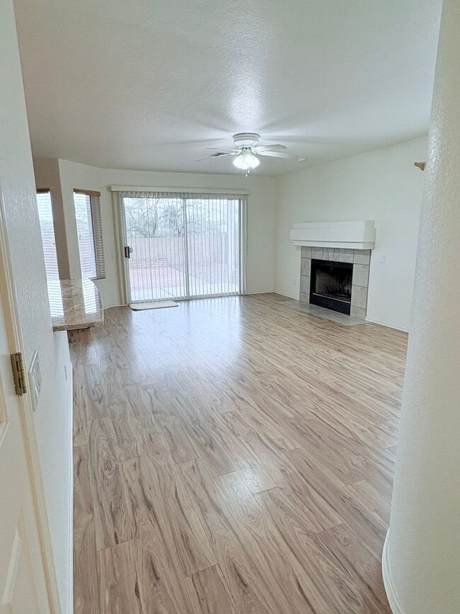 Building Photo - Spacious 4BR/3BA Two-Story Home Near Sabino Canyon