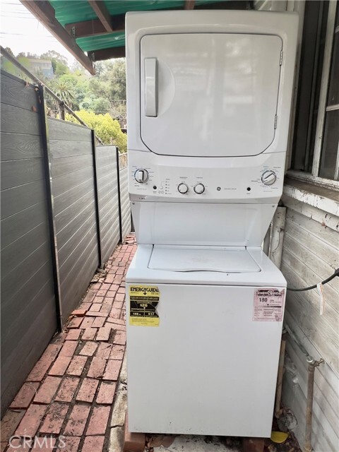 Building Photo - 1915 Echo Park Ave