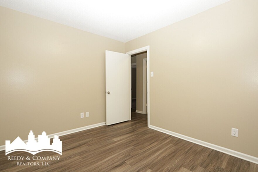 Building Photo - 6402 Cheshire Cove