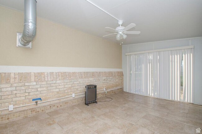 Building Photo - 152 W 4050 N