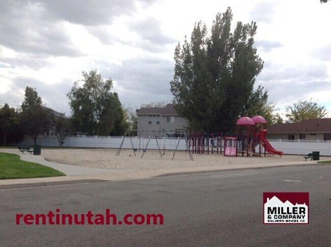 Building Photo - Former Model home in Layton For Rent!