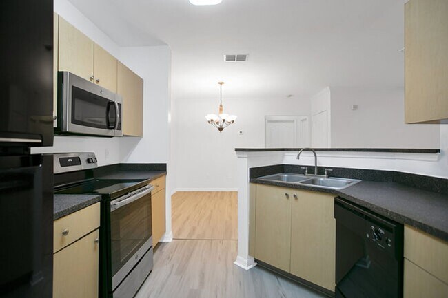 Building Photo - New Rental!