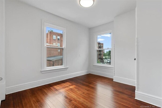 Building Photo - 131 Dwight St