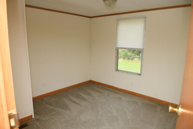Building Photo - 416 E Steeple Chase Rd