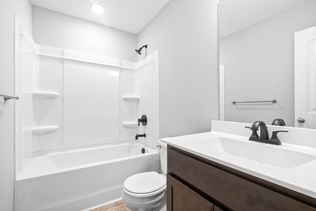 Building Photo - Pet Friendly Two Bedroom!