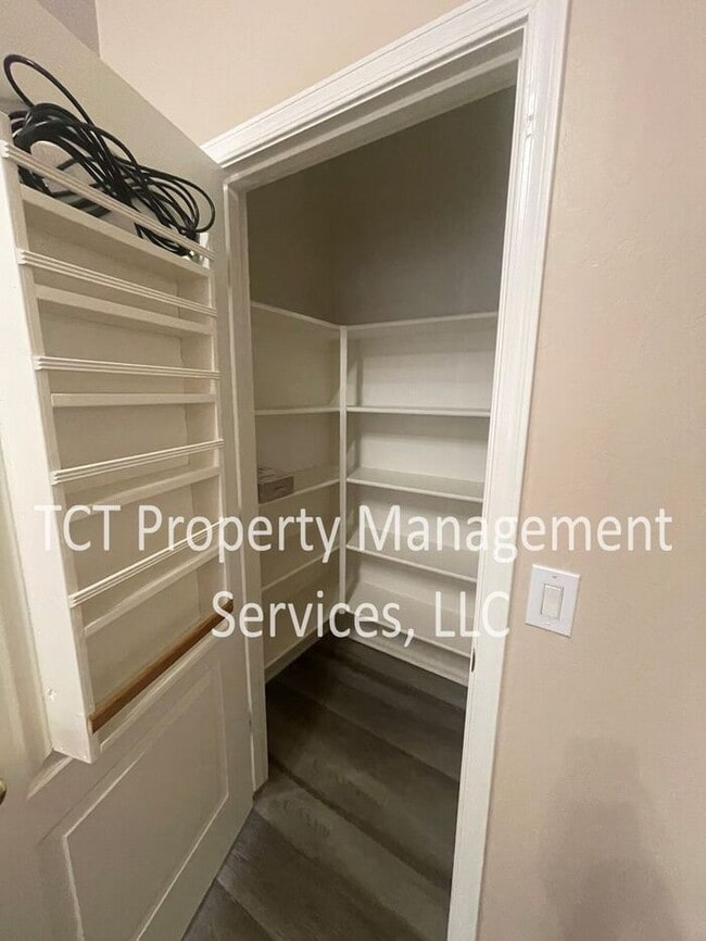 Building Photo - Active lifestyle Community in a Charming N...