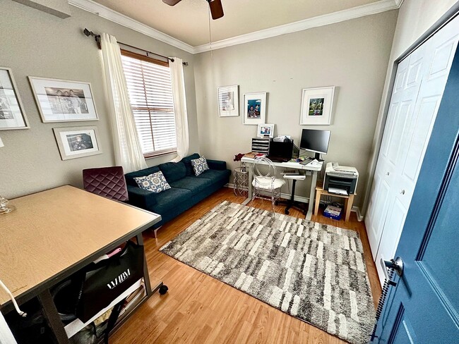 Building Photo - 4720 Mimosa Pl