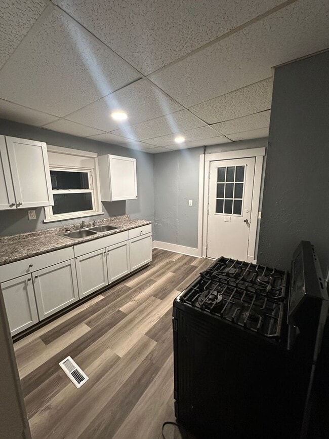 Building Photo - Lease To Purchase | 4 Bedrooms | 1.5 Bath | Single Family Home