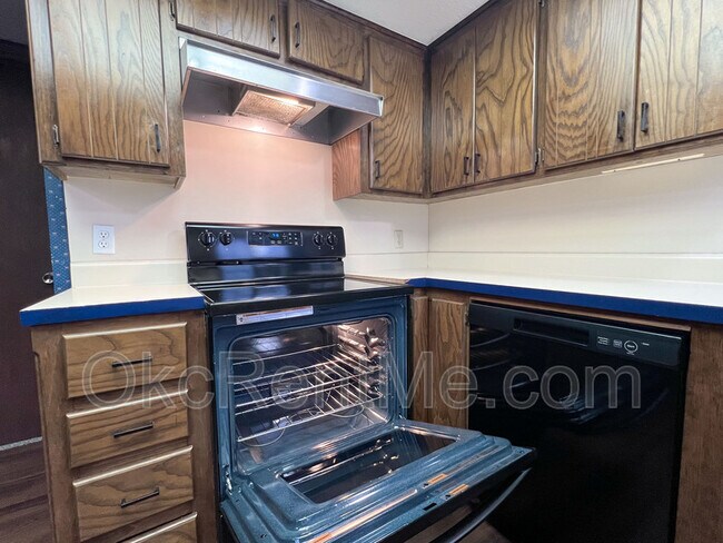 Building Photo - 6801 Chisholm Ct