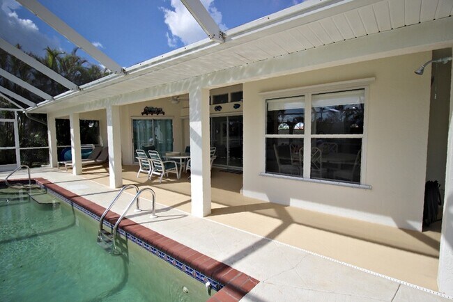 Building Photo - 138 SE 20th St