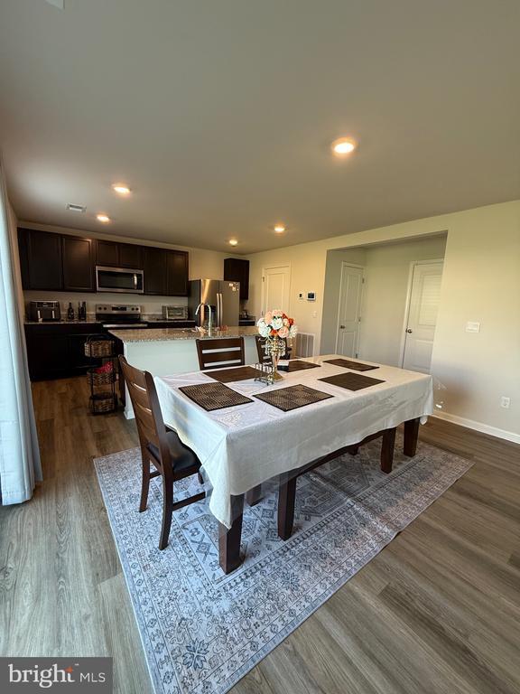 Building Photo - 115 Grasmere St