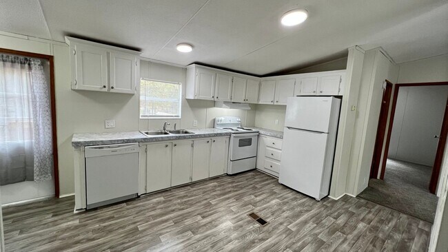 Building Photo - 3 bedroom House in Rehobeth School District