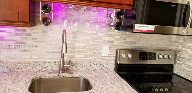 Building Photo - 333 SE Martin Ave