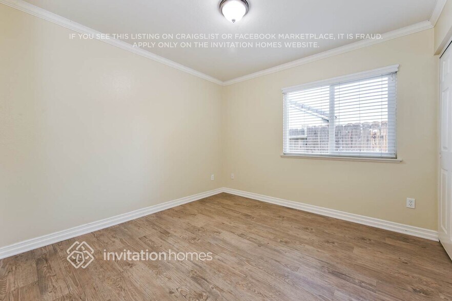 Building Photo - 3541 W Ave J 3