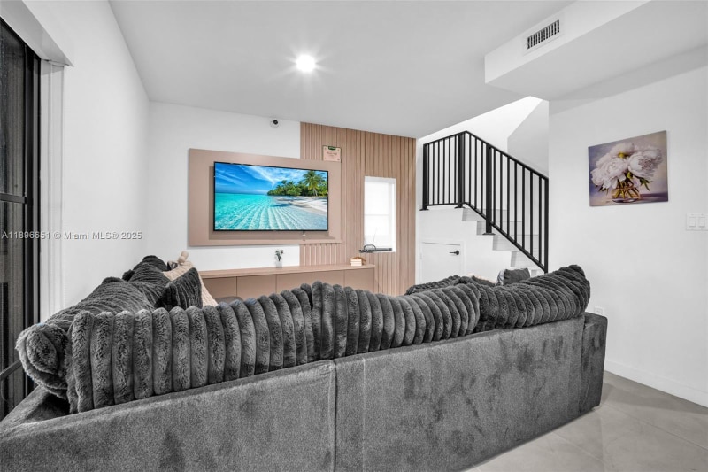 Building Photo - 1337 NW 3rd St