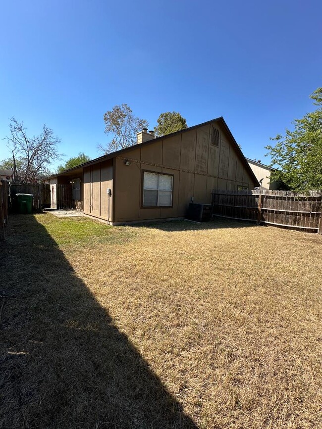 Building Photo - 9933 Ardash Ln