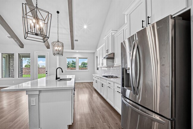Building Photo - 2600 Golden Palms Ln
