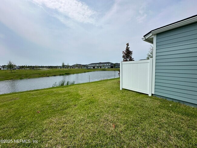 Building Photo - 609 Cherry Elm Dr