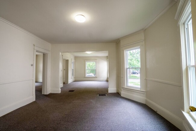 Building Photo - 204 Harvard Pl