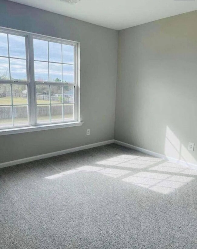 Building Photo - 1424 Oxpens Rd