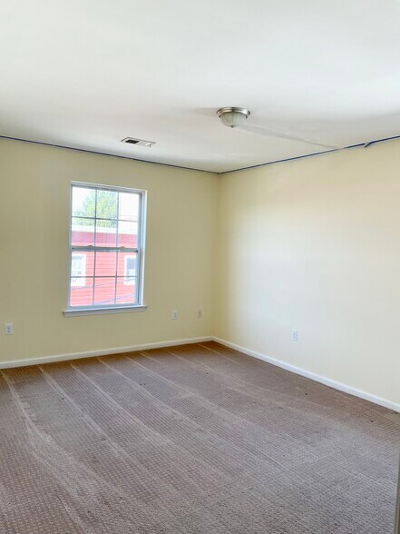 Building Photo - 149 Avenue E