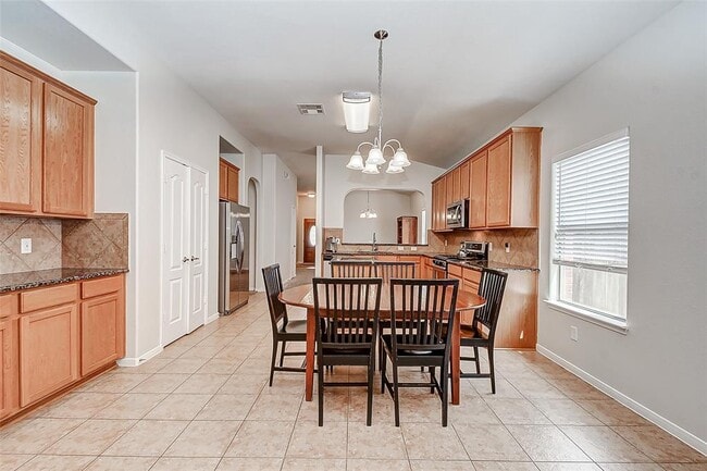 Building Photo - 23815 S Newport Bend