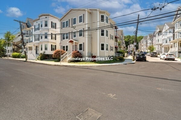 Building Photo - 65 Calumet St