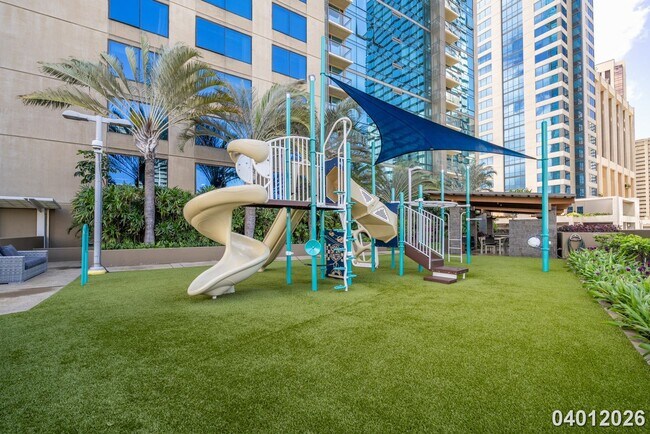 Building Photo - 2br - 2 Bed 1 Bath Condo in Capitol Place