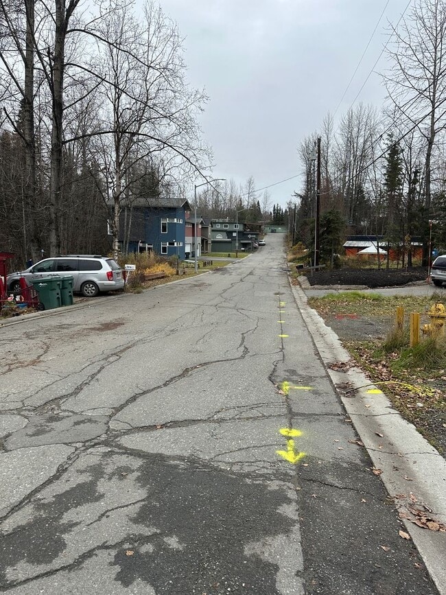 Building Photo - Furnished 2 Bed/1 Bath w/Fenced Yard & Sto...