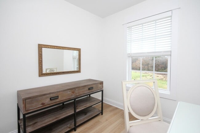 Building Photo - Luxury Three Bedroom Townhouse in Lincolnton