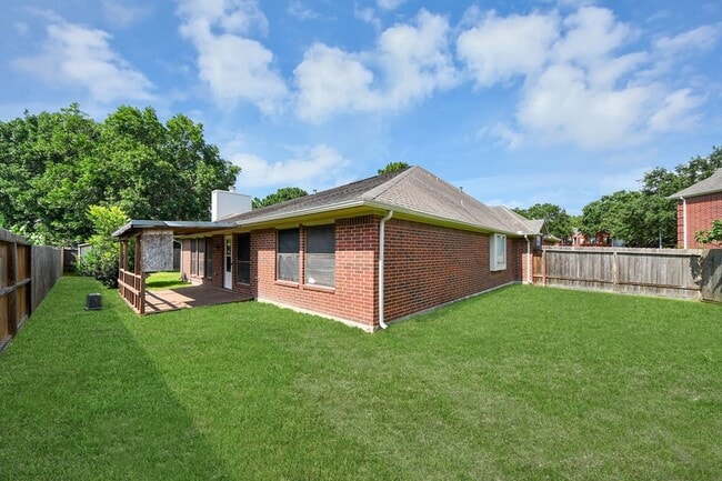 Building Photo - 8322 Adler Lake Dr