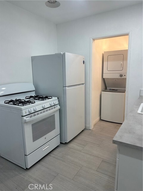 Building Photo - 433 N Basque Ave