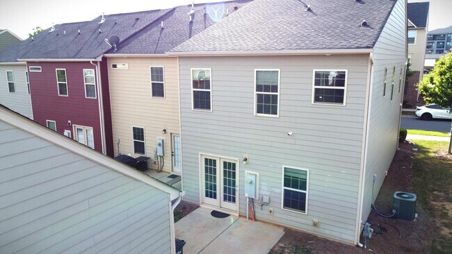 Building Photo - 3027 Potomac River Pkwy