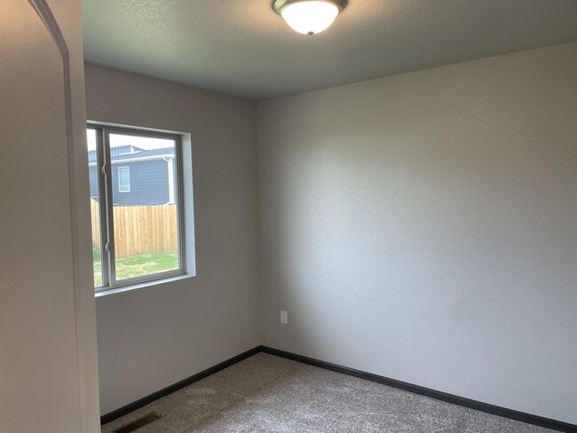 Building Photo - 408 Yelner Dr