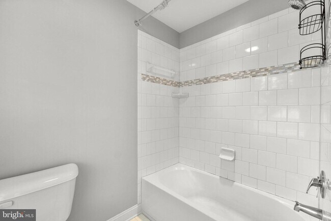 Building Photo - 945 Kayley Dr
