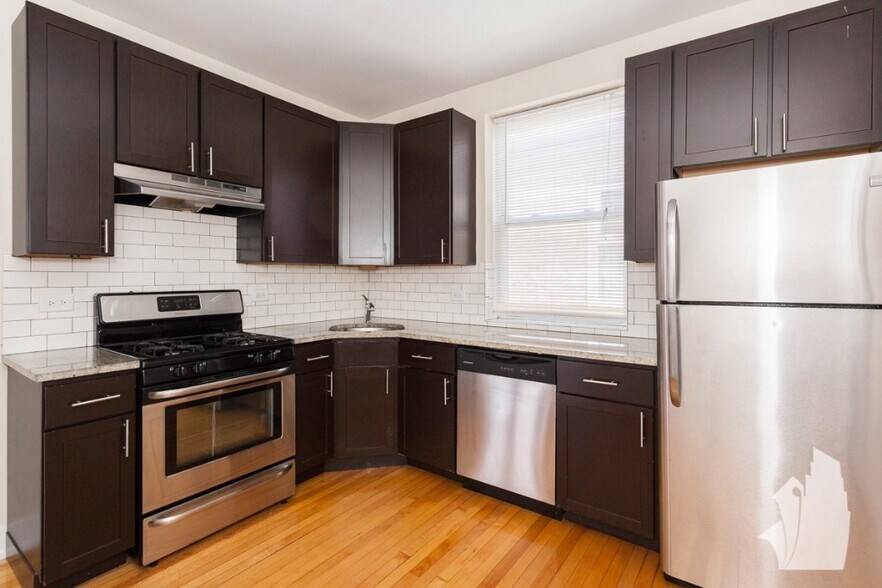 Building Photo - 4841 N Wolcott Ave