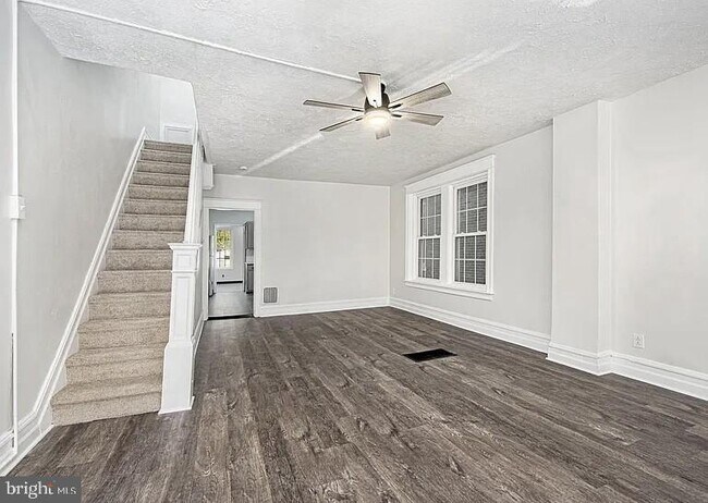 Building Photo - 851 South St