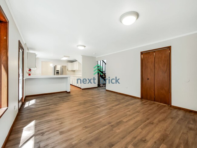 Building Photo - 4 Bed 2.5 Bath Single-Family House at the ...